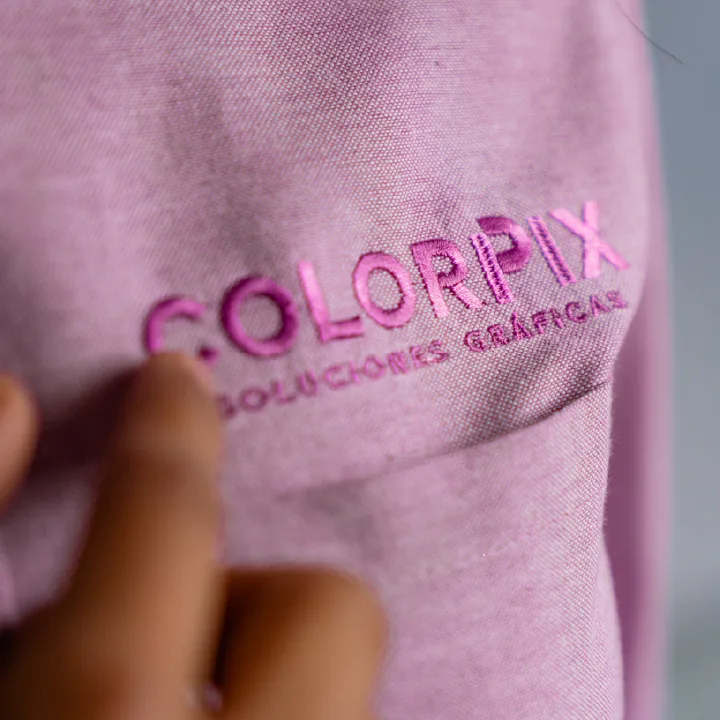 Playera polo con bordado personalizado - Image 2