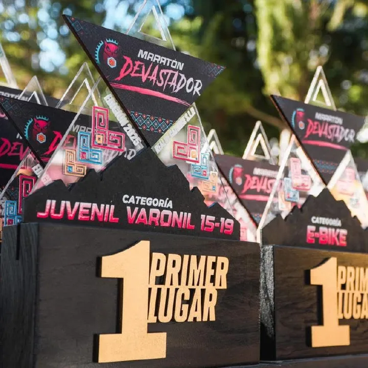 Trofeos deportivos personalizados - Image 2
